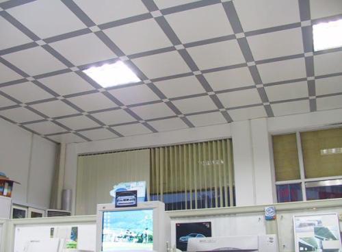 鋁扣板是防火材料嗎-廚房鋁扣板廠家講扣板上有凹凸圖案很難清掃是真的嗎