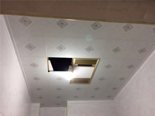 房子裝飾鋁扣板-看客廳鋁扣板吊頂廠家介紹給你聽