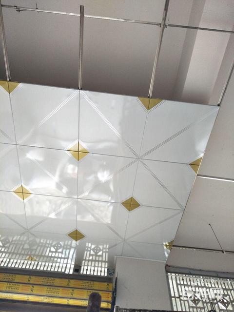 鋁扣板隔墻規格-鋁扣板隔墻價格及圖片-墻面鋁扣板的規格