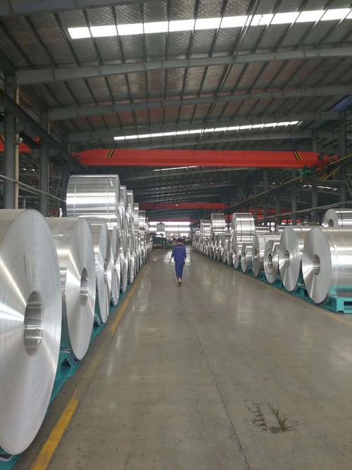 大型鋁扣板-大型水療會(huì)所選用木紋鋁方通