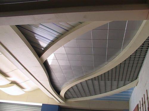 鋁扣板鋁定價(jià)-工程鋁扣板生產(chǎn)廠家講講鋁單板多少錢一平