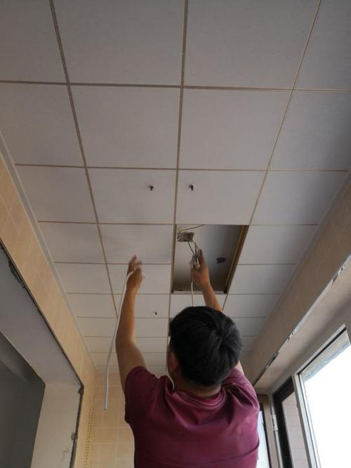 滾涂鋁扣板價格-鋁扣板有什么處理工藝