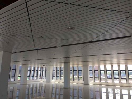 辦公室鋁扣板吊頂圖-鋁扣板辦公室圖片-辦公室鋁扣板吊頂圖