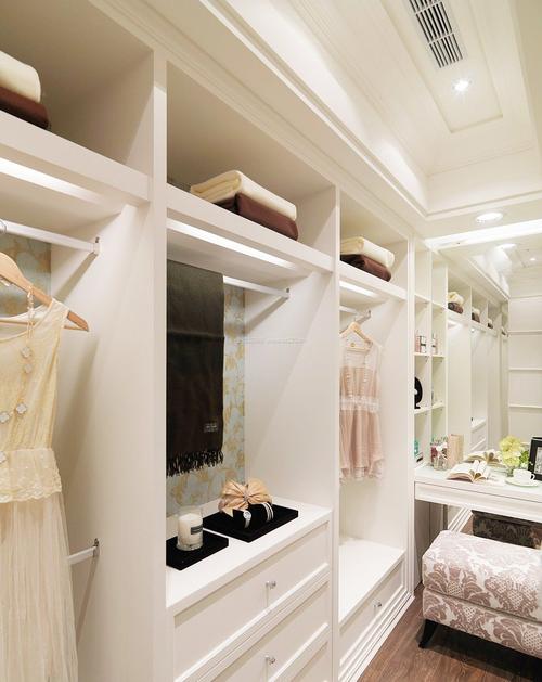 鋁扣板吊頂大全-跟鋁扣板批發廠家學學