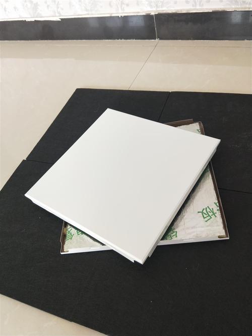 沈陽鋁扣板吊頂廠家-陽臺吊頂用生態木還是鋁扣板