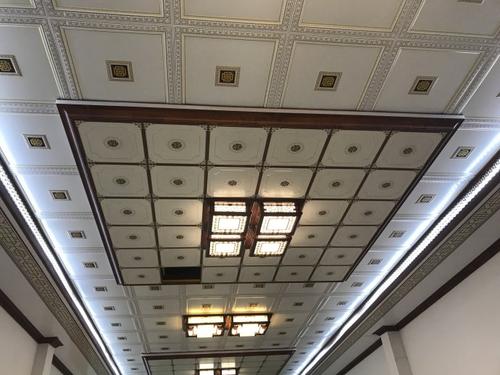 電梯廳鋁扣板吊頂-高鐵銷售廳用鋁扣板吊頂