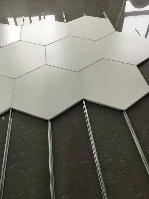 天花吊頂鋁扣板-天花吊頂板鋁扣板-鋁扣板天花離天花