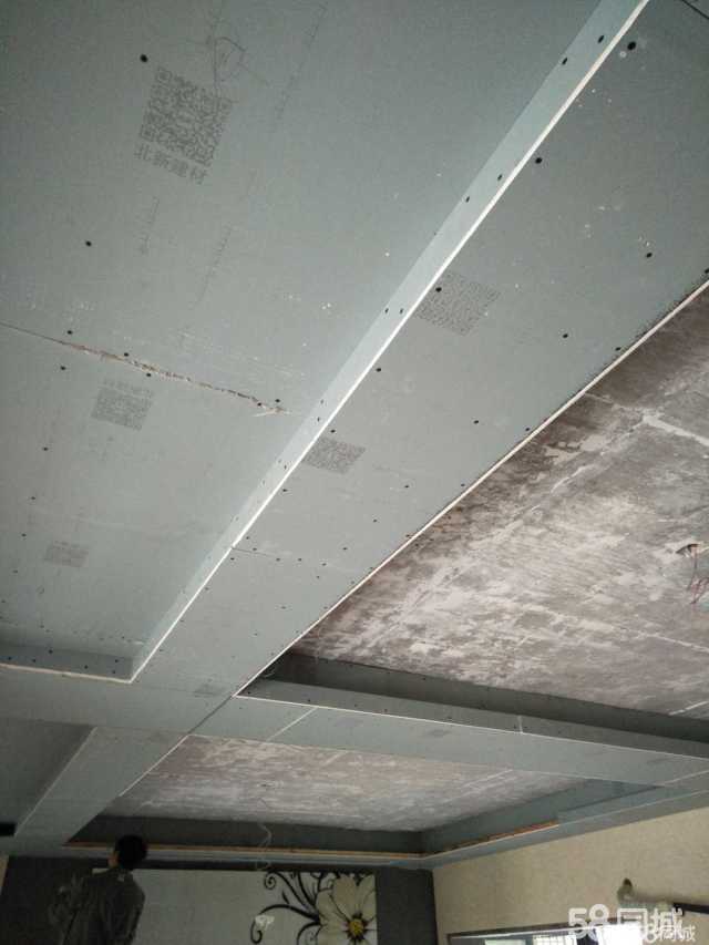 造型集成吊頂帶-木工吊頂與集成吊頂的區別