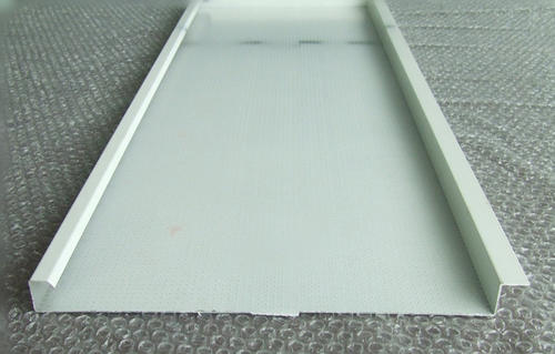 除了鋁扣板還有什么材料-衛生間吊頂材料的首選是鋁扣板吊頂