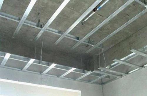 鋁扣板吊頂基層-鋁扣板吊頂要基礎么-吊頂鋁扣板基本流程