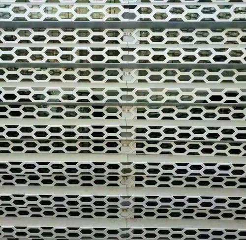 西寧鋁扣板吊頂廠家-跟著客廳鋁扣板吊頂廠家一起來看看客廳吊頂怎么裝