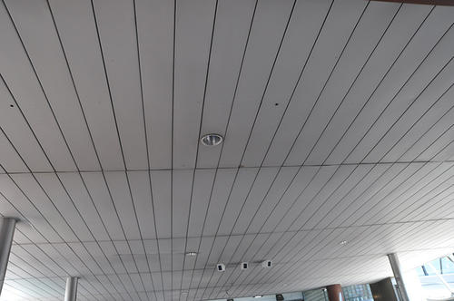 長形鋁扣板吊頂圖-鋁扣板集成吊頂總價比鋁扣板貴這么多