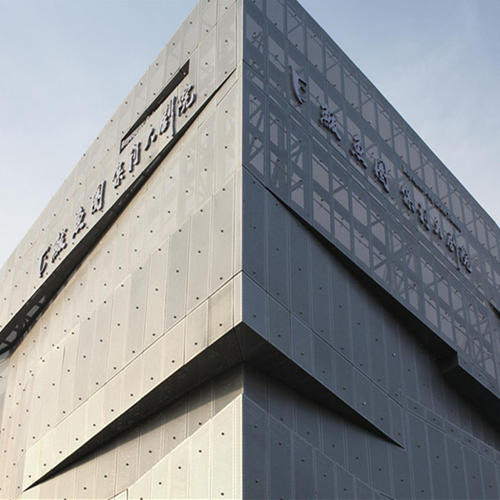 波浪形鋁單板定制-辦公室吊頂應該選擇鋁扣板還是鋁單板