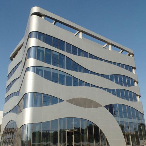 天津幕墻鋁單板廠-無縫鋁單板幕墻的特性有什么呢