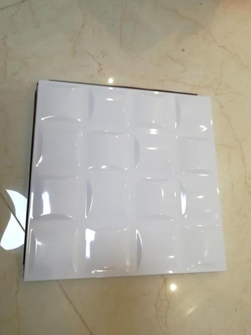 鋁扣板吊頂包粱-包工包料扣板吊頂價格是多少