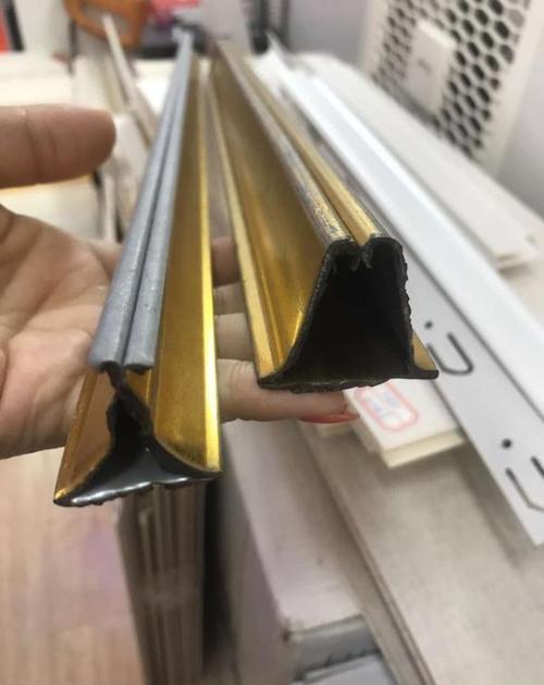 鋁扣板吊頂收費(fèi)-鋁扣板吊頂工時(shí)收費(fèi)-吊頂鋁扣板邊條收費(fèi)