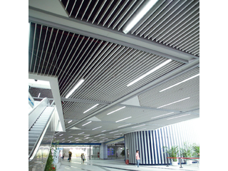 想要裝個(gè)好看吊頂？先來(lái)了解下鋁天花吊頂種類有哪些！