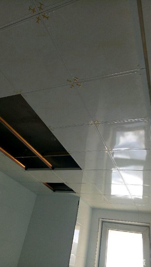 鋁扣板的品種-微孔鋁扣板和穿孔鋁扣板區別