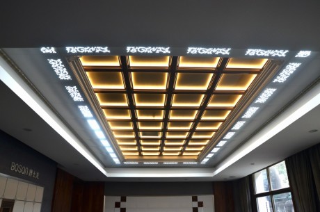 異型長(zhǎng)條鋁扣板天花-異型鋁格柵天花的特點(diǎn)