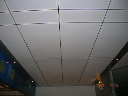 醫院鋁扣板吊頂價格表-學校醫院吊頂為什么要選鋁扣板吊頂