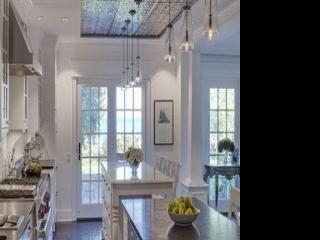 鋁扣板鋁扣吊頂-客廳鋁扣版吊頂廠家告訴你客廳鋁扣吊頂?shù)睦c弊