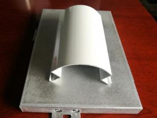 加油站鋁扣板吊頂-加油站防風鋁扣板廠家怎么找