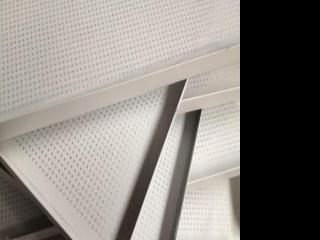 鋁扣板吊頂廠家報(bào)價(jià)-鋁扣板批發(fā)廠家看看鋁扣板吊頂多少錢一平方