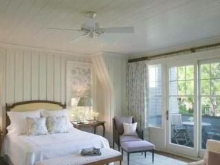 吊頂鋁扣板有幾種材質(zhì)-廚衛(wèi)鋁扣板的材質(zhì)選擇