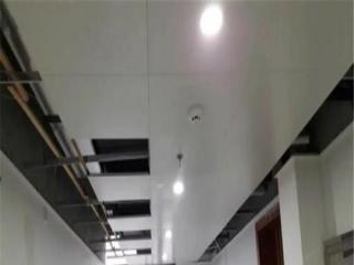 室內吊鋁扣板-陽臺吊頂用桑拿板還是鋁扣板好呢