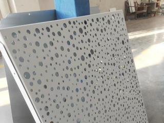 室內墻裝飾材料鋁扣板-跟著室內鋁扣板廠家一起看看吧