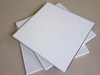 鋁扣板批發(fā)哪家便宜-鋁扣板批發(fā)廠家講講鋁格柵和鐵格柵哪里有不同