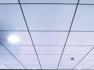 方塊鋁扣板-廚房衛生間裝修要不要裝集成吊頂